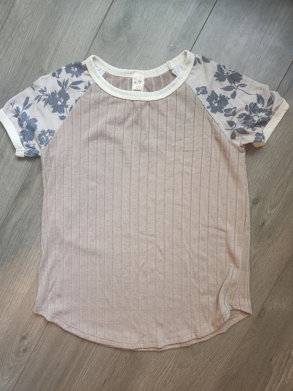 Short Sleeve Ribbed Tee with Floral Sleeves Size S